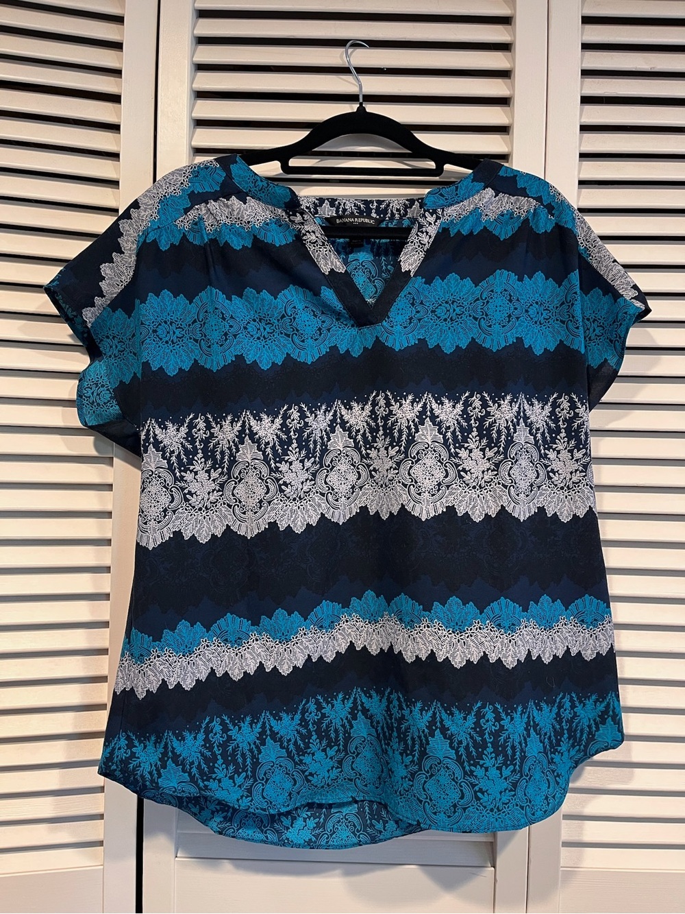 Banana Republic Teal and Navy Patterned V-Neck Blouse